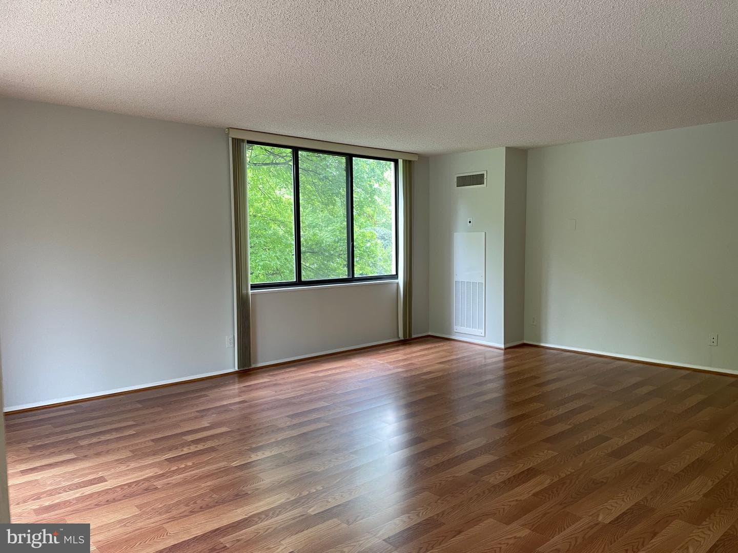 5225 Pooks Hill Road #228s photo 3