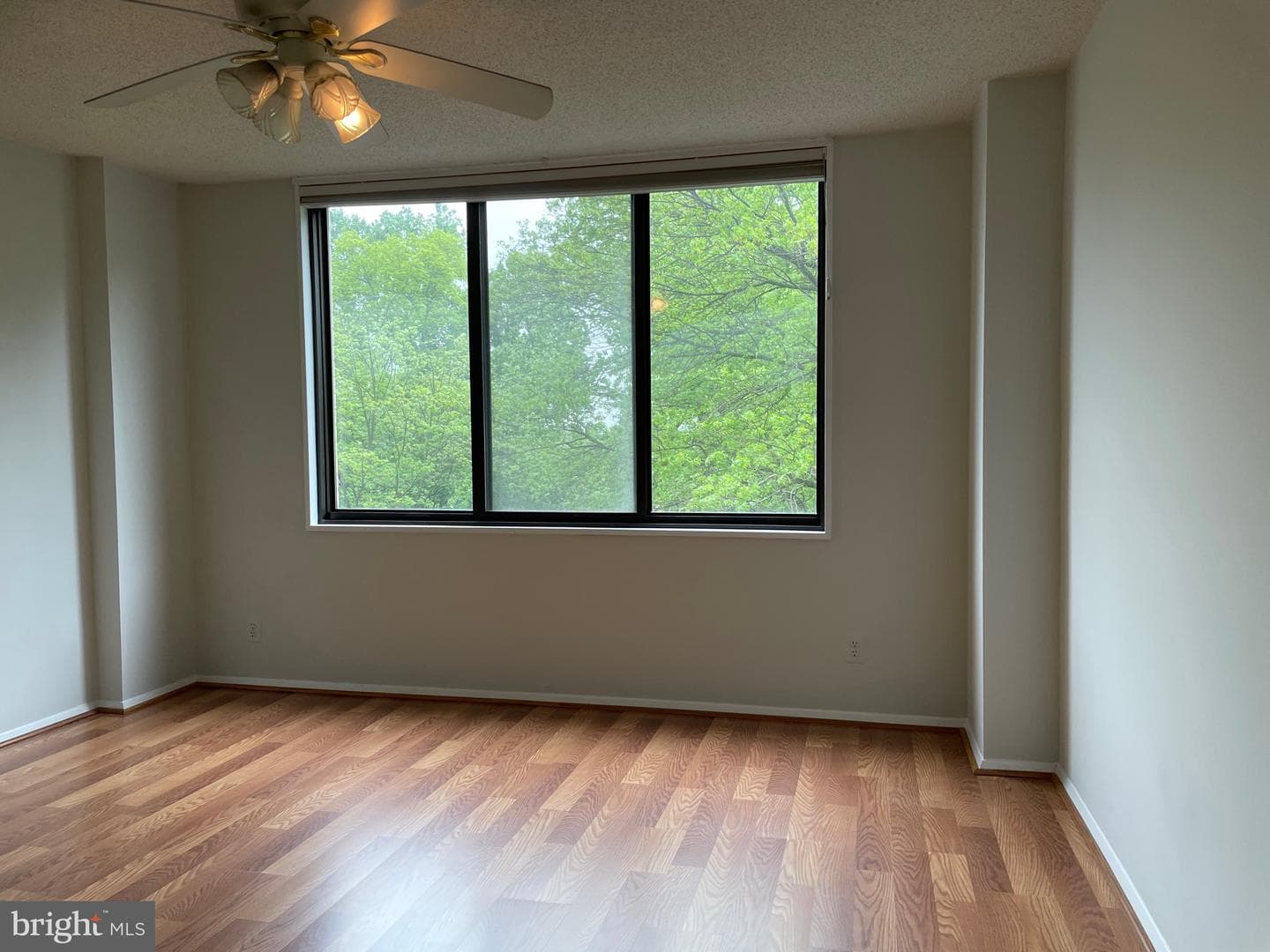 5225 Pooks Hill Road #228s photo 6