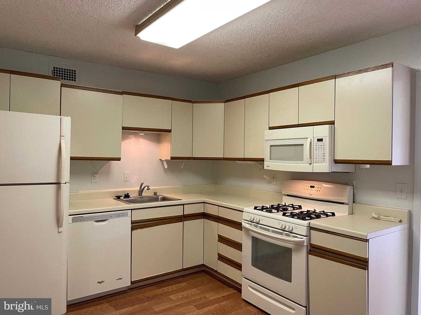 5225 Pooks Hill Road #228s photo 9