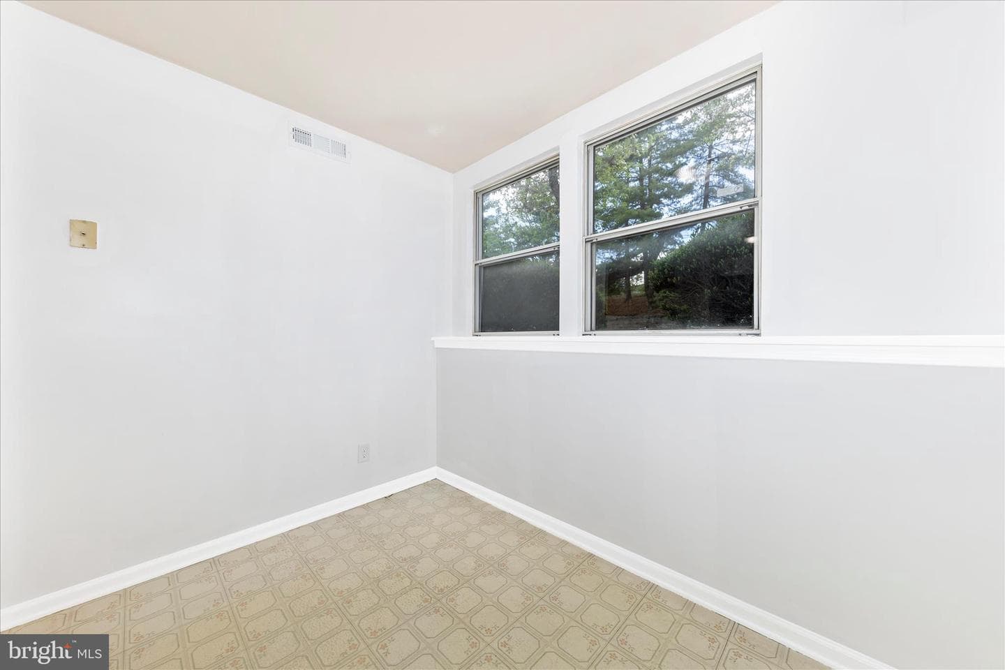 20319 Beaconfield Terrace #2 photo 12