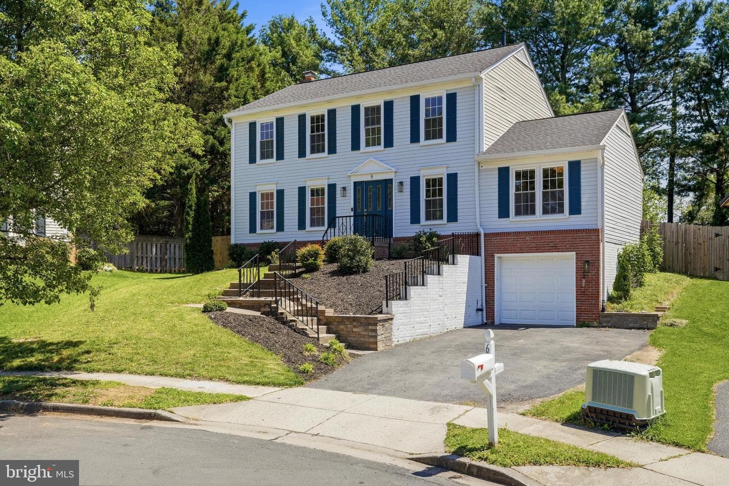 6 Bostwick Court photo 4