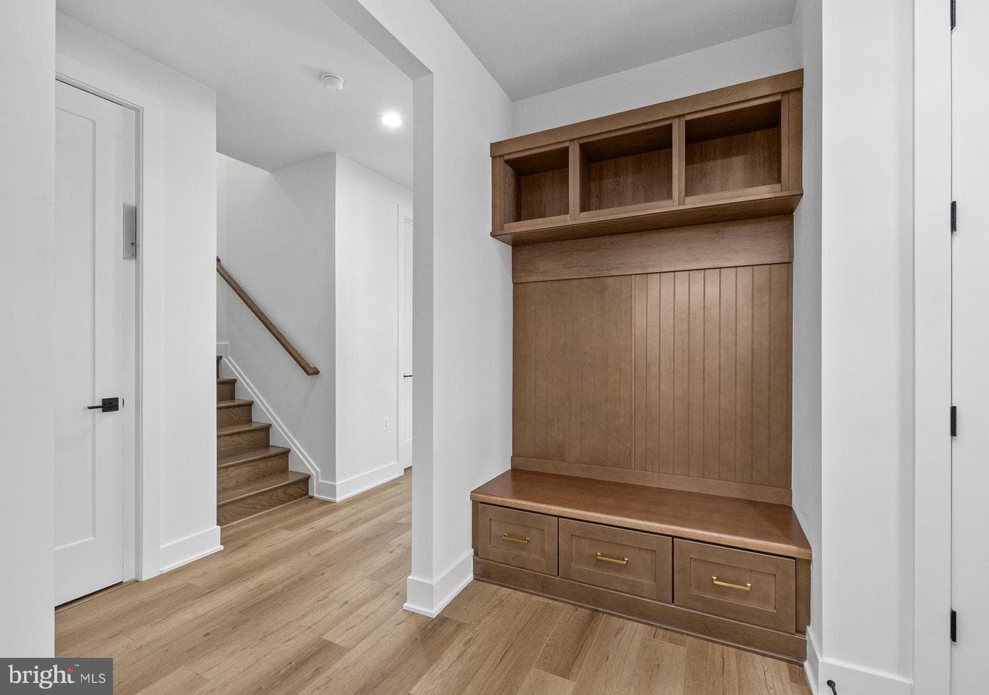 8601 Erdem Place photo 6