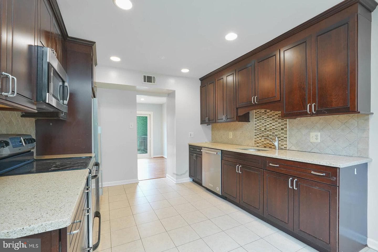 965 Paulsboro Drive photo 8