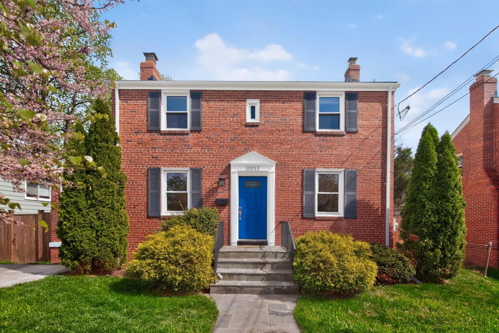 10015 Markham Street photo 30