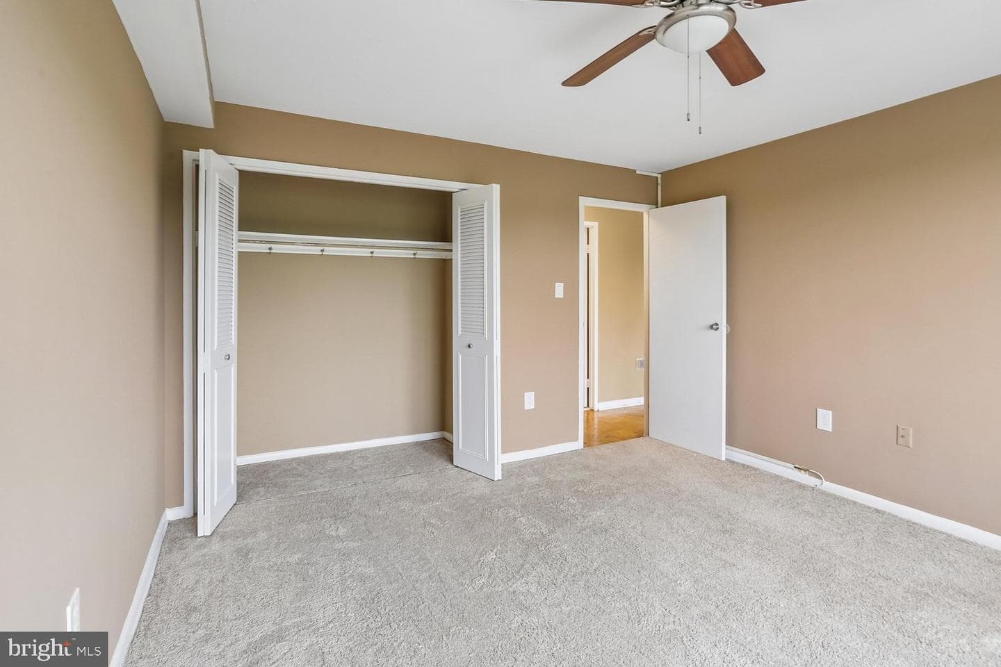 10201 Grosvenor Place #1206 photo 24