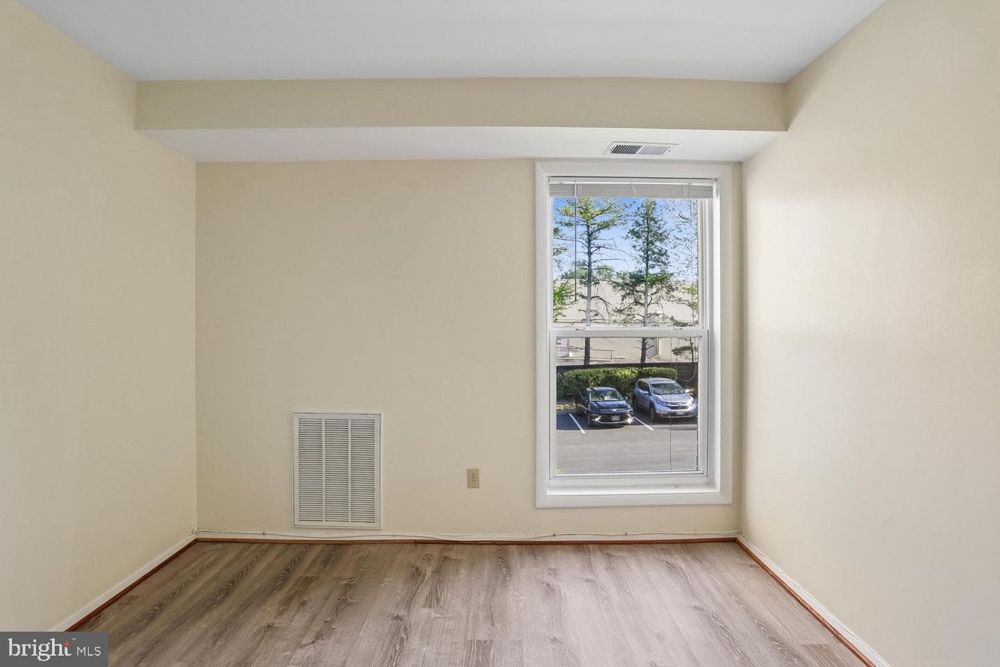 11925 Parklawn Drive #203 photo 12