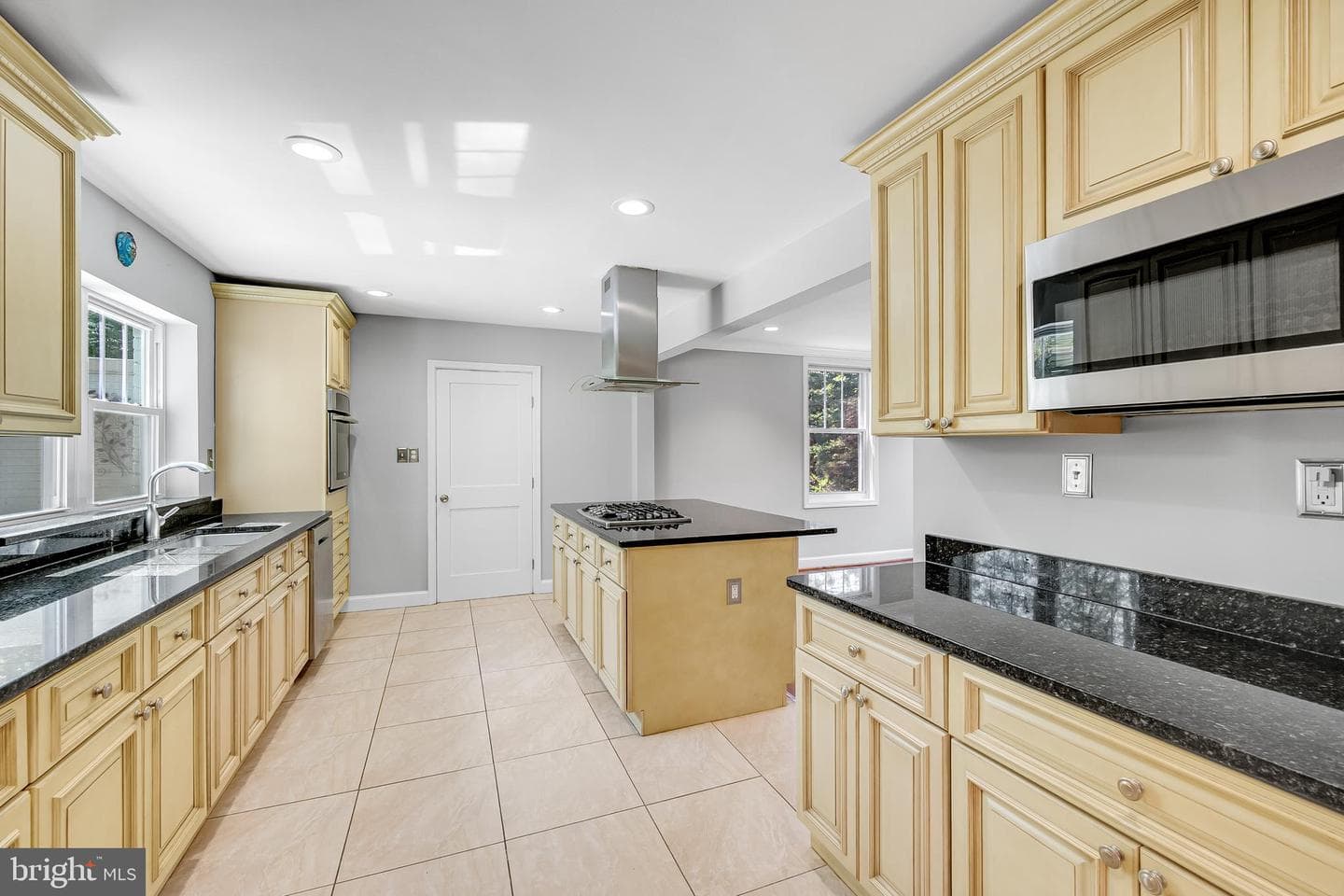 9709 Connecticut Avenue photo 13