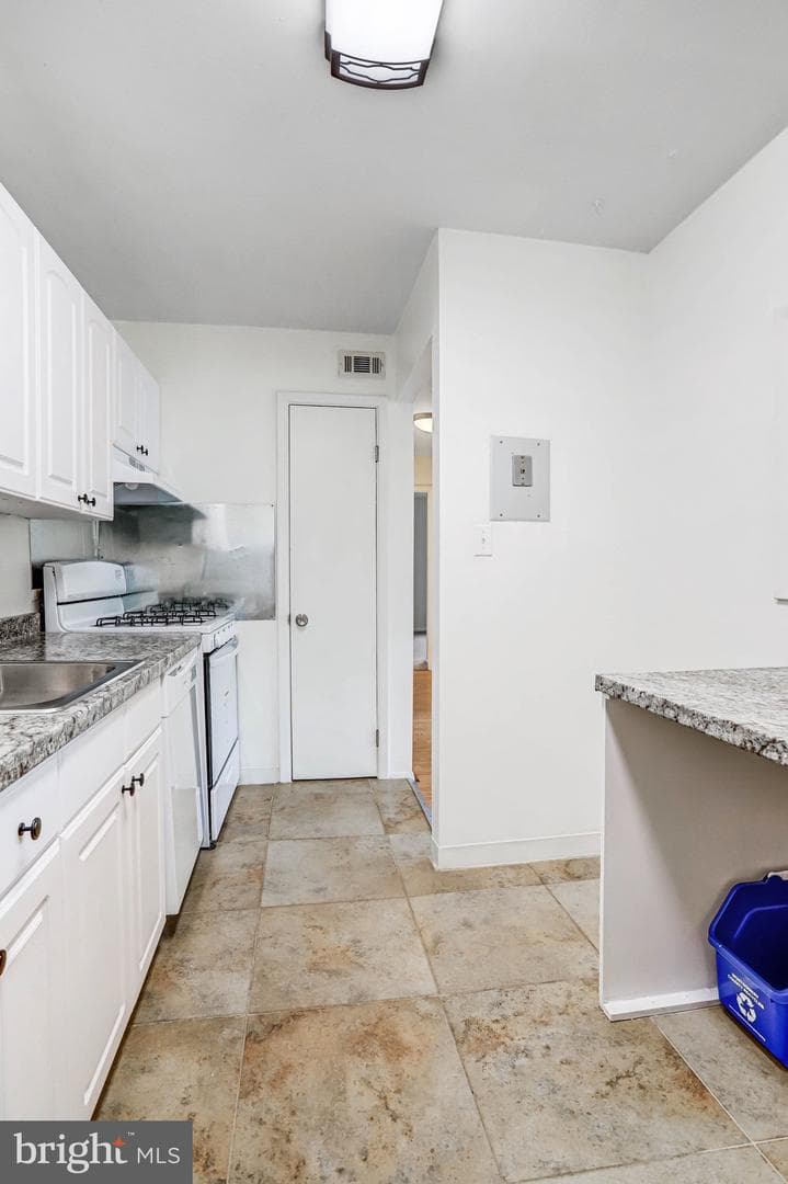 5115 Crossfield Court #14 photo 12
