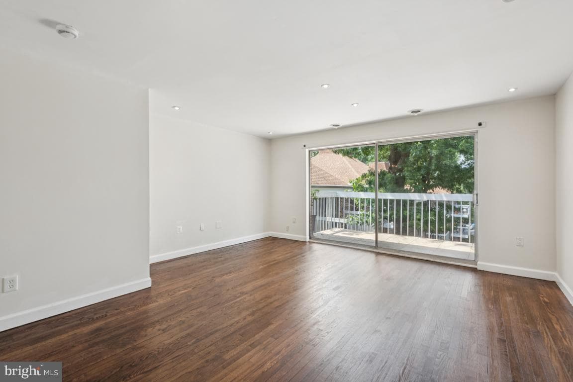 3240 Hewitt Avenue #6-3-A photo 3