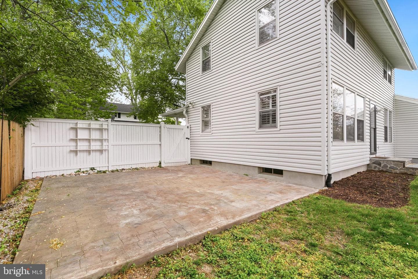 9406 Hale Place photo 34