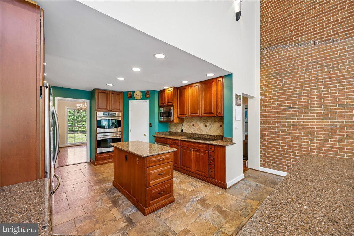 13113 Chestnut Oak Drive photo 6