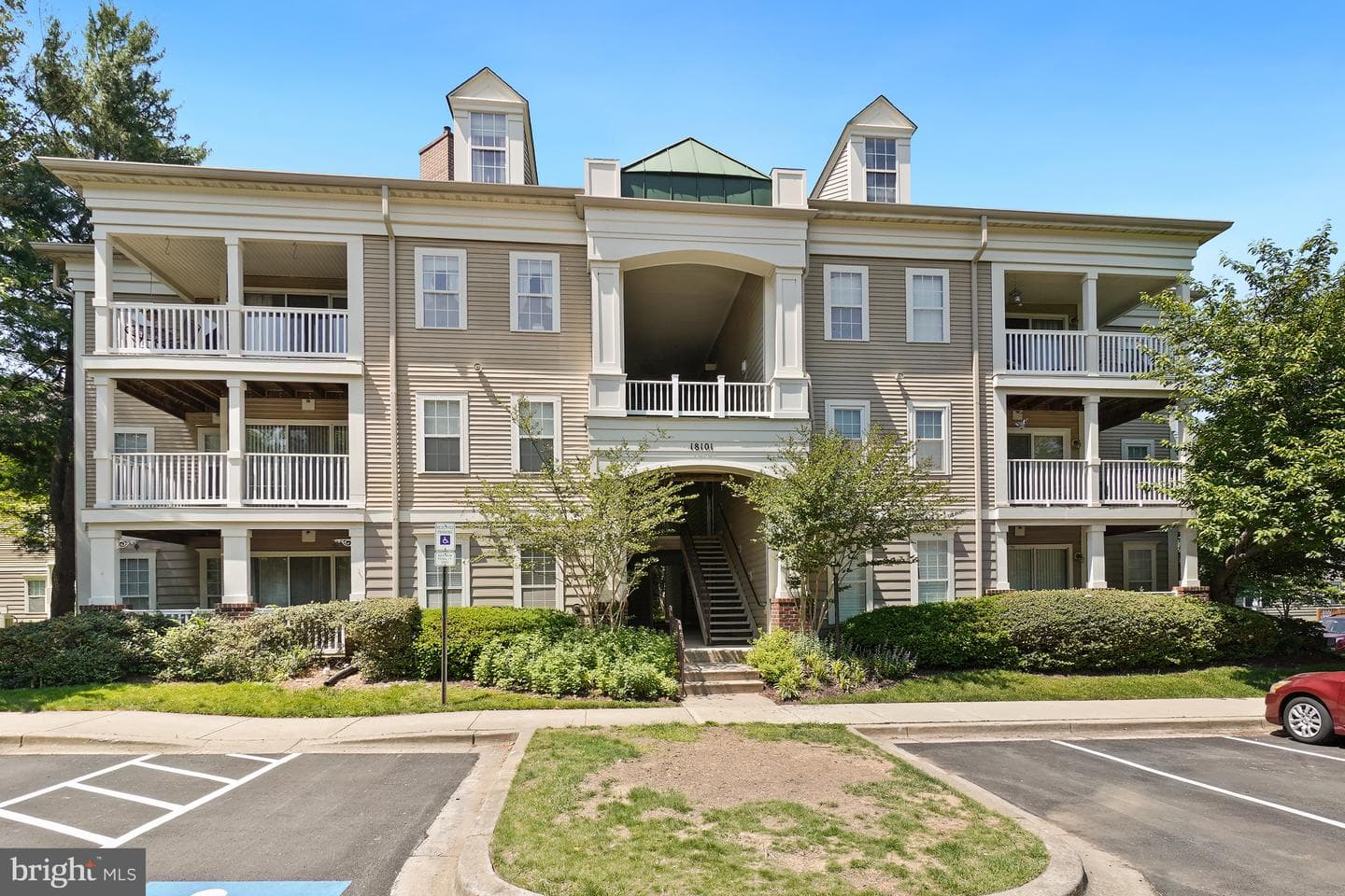 18101 Cloppers Mill Ter # 12B photo 1