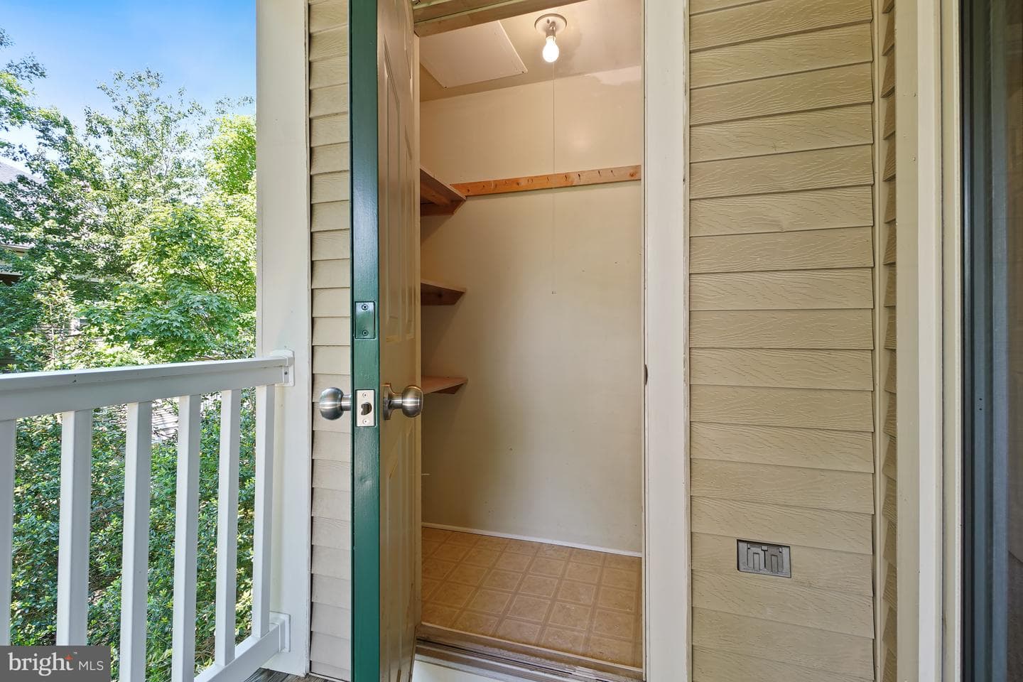 18101 Cloppers Mill Ter # 12B photo 13