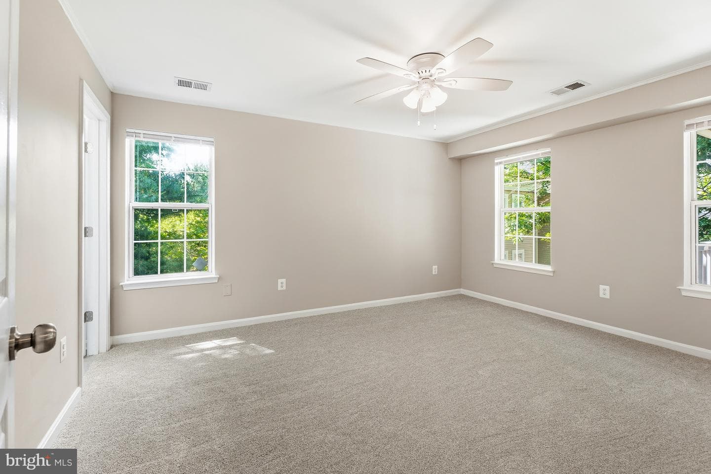 18101 Cloppers Mill Ter # 12B photo 15
