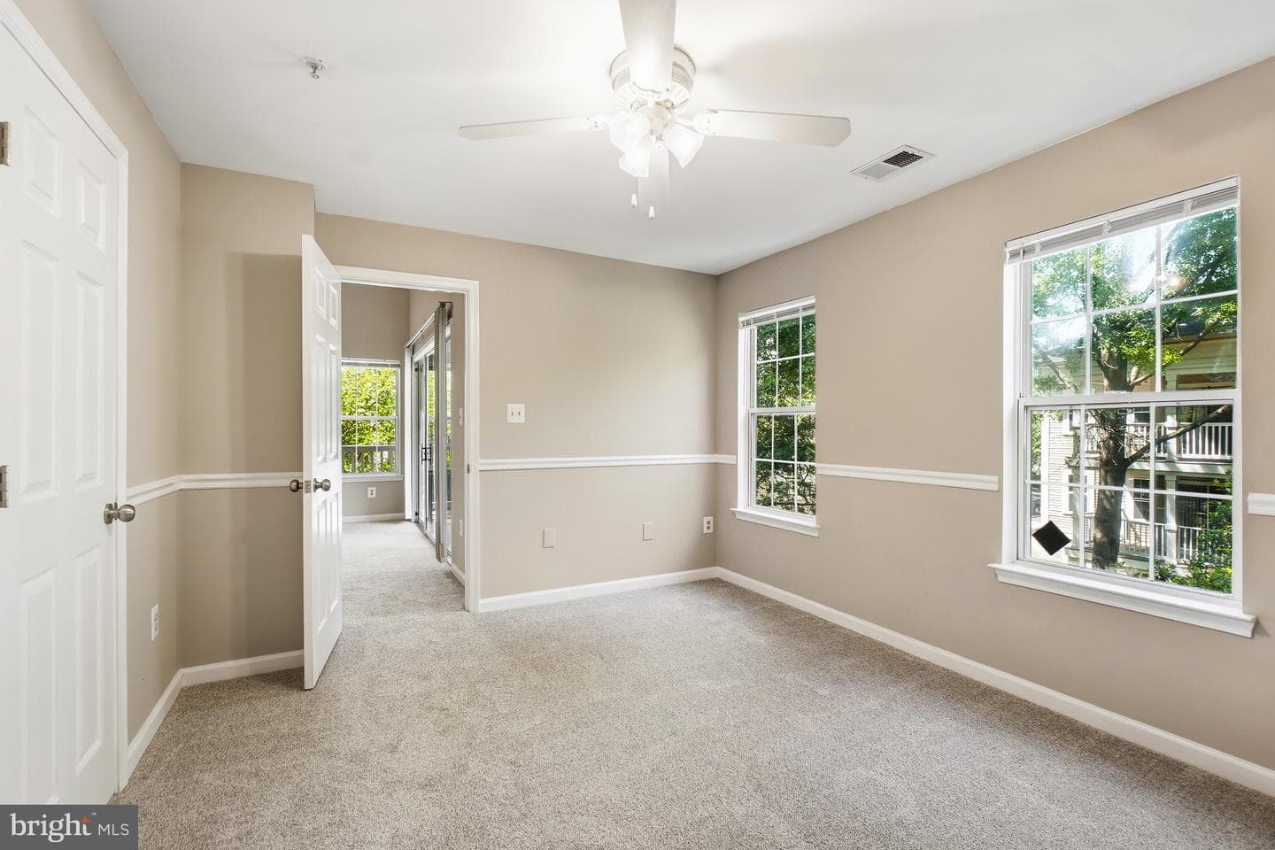 18101 Cloppers Mill Ter # 12B photo 21