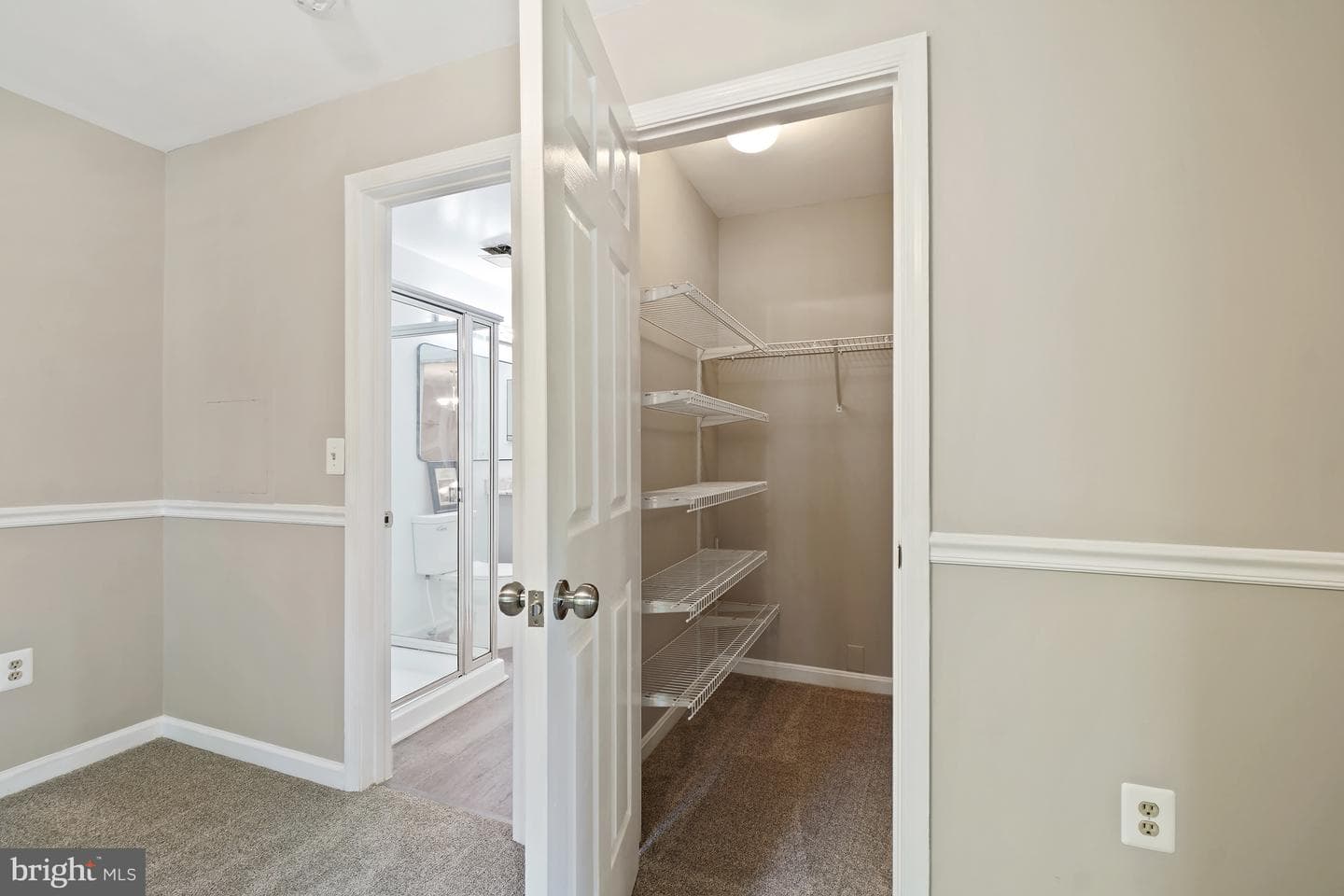 18101 Cloppers Mill Ter # 12B photo 22