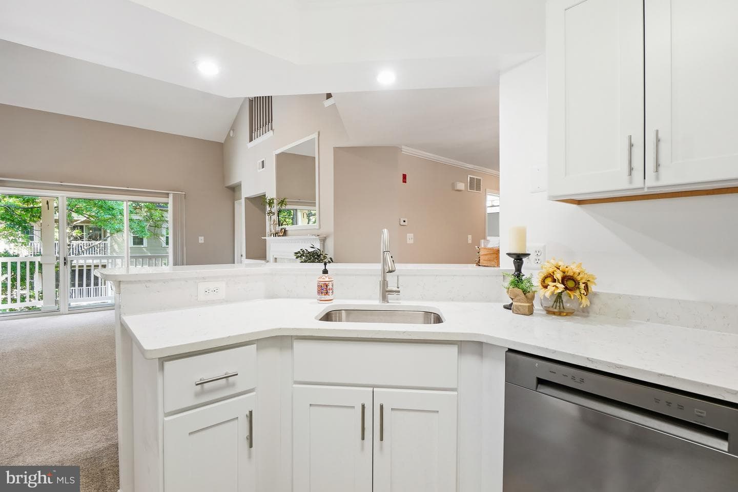 18101 Cloppers Mill Ter # 12B photo 4
