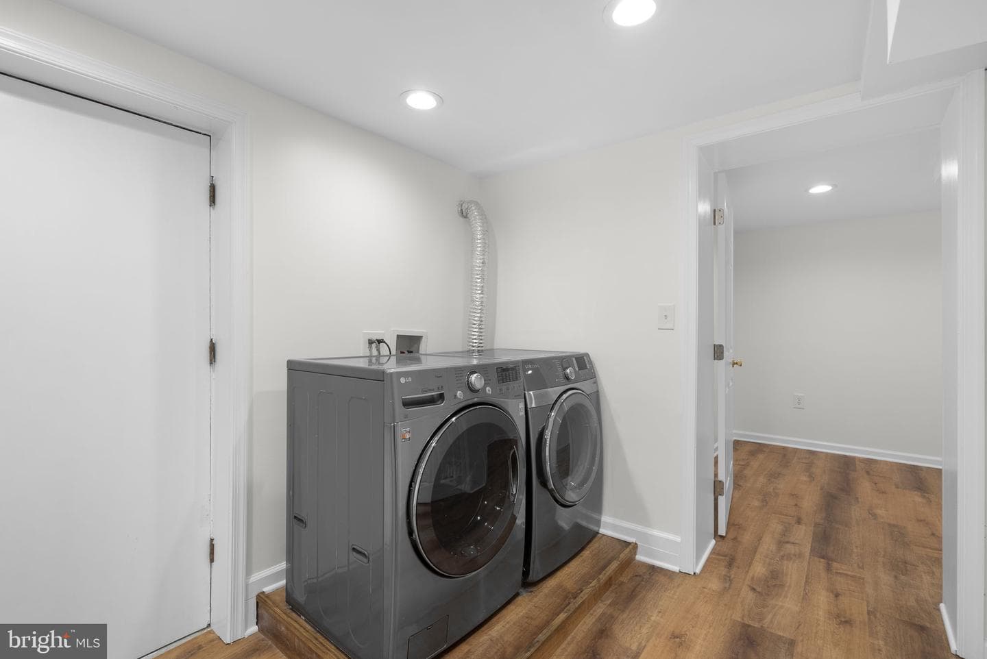213 Lexington Drive photo 26