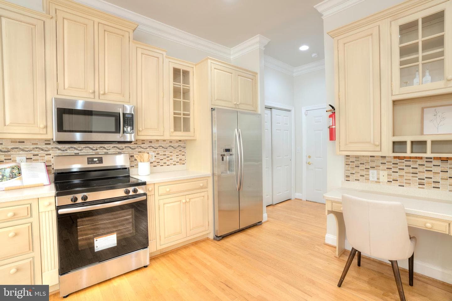 4300 Pinetree Road photo 30
