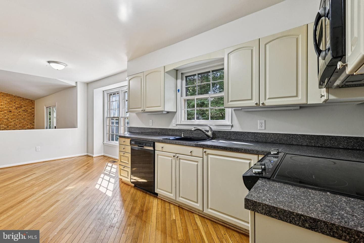1102 Bettstrail Way photo 8