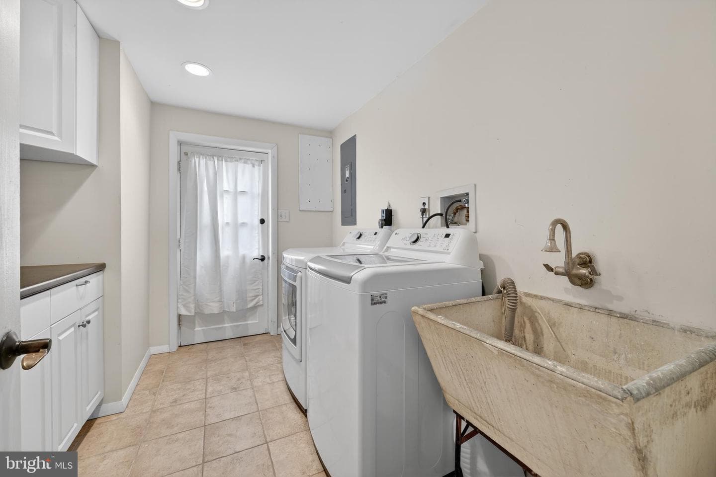 1008 Robroy Drive photo 24