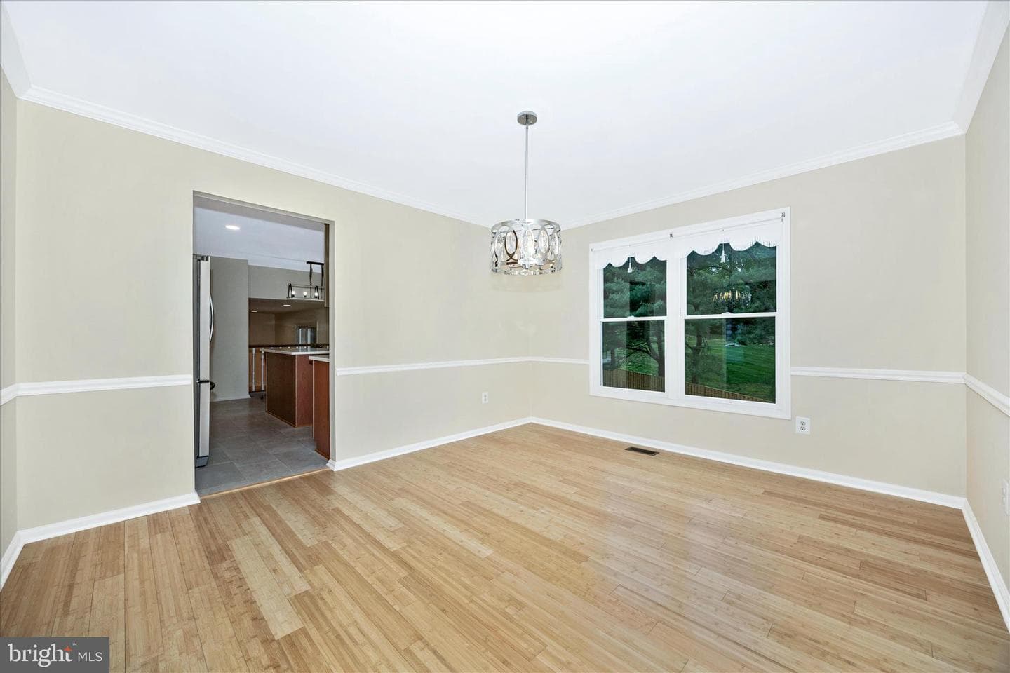 2433 Henslowe Drive photo 8