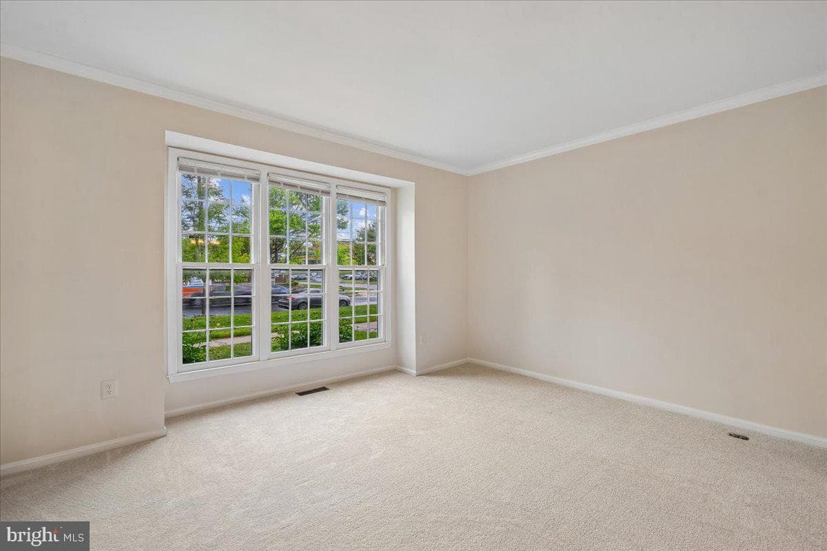 2047 Featherwood Street photo 11