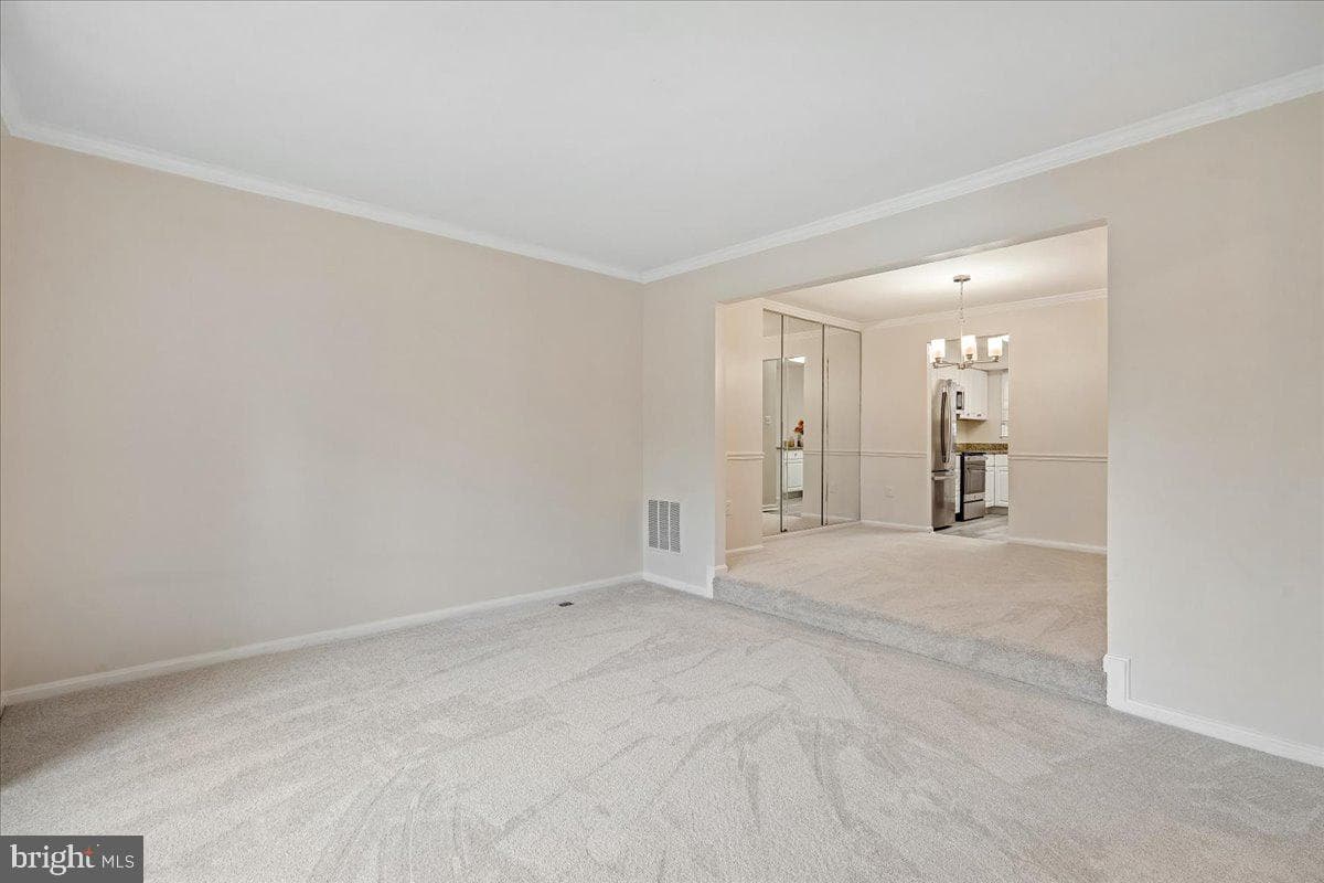 2047 Featherwood Street photo 13