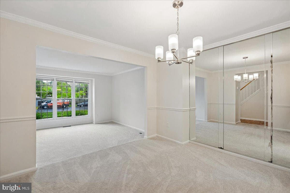 2047 Featherwood Street photo 16