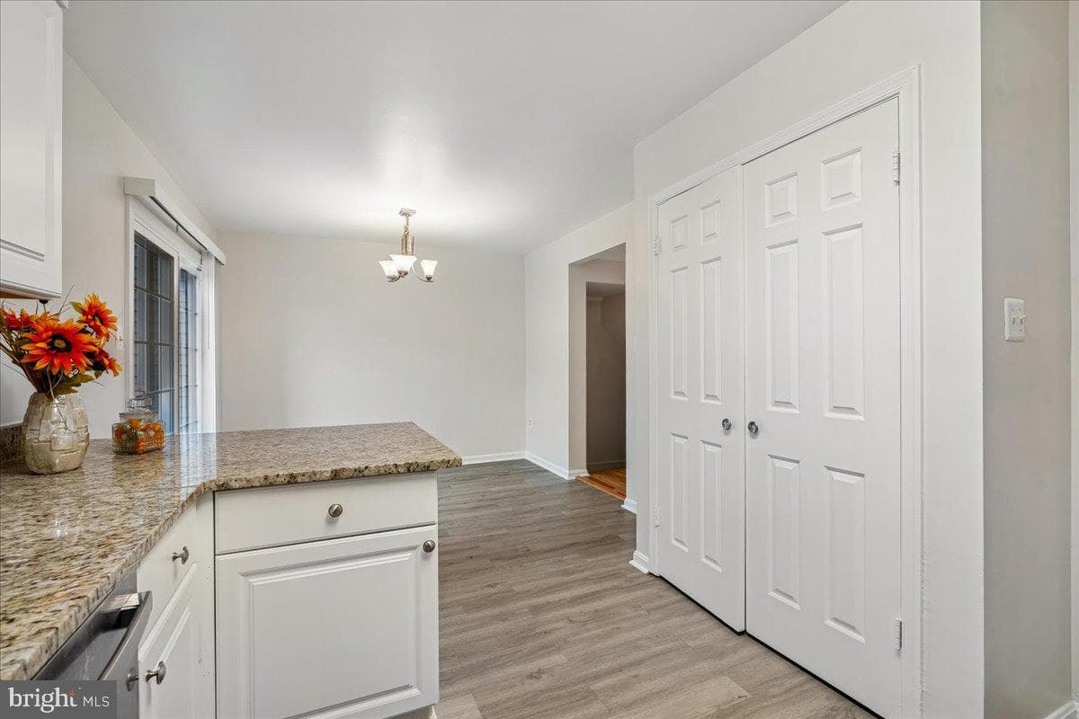 2047 Featherwood Street photo 21