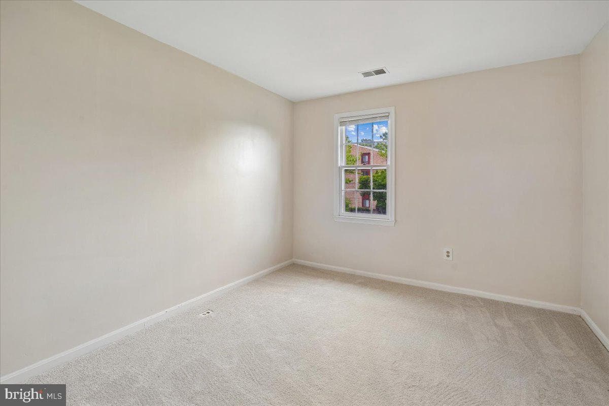 2047 Featherwood Street photo 35
