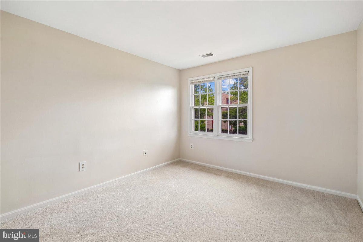 2047 Featherwood Street photo 39