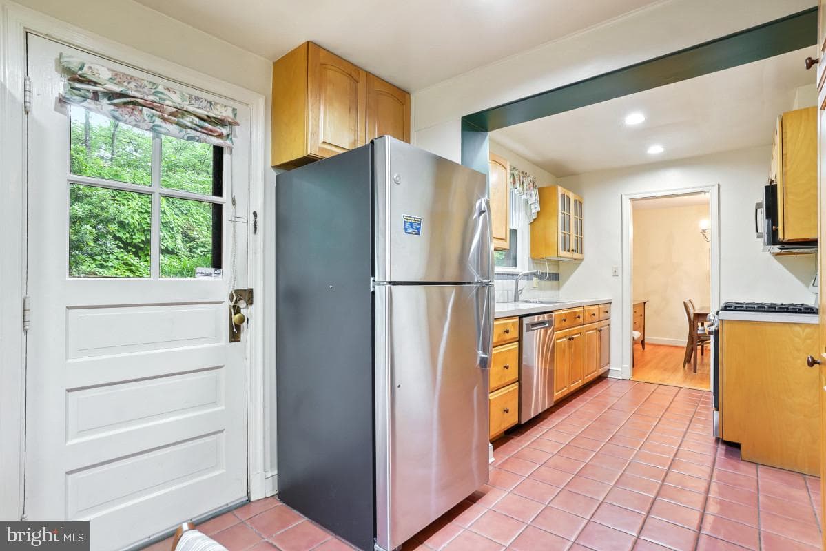 8318 Haddon Drive photo 9