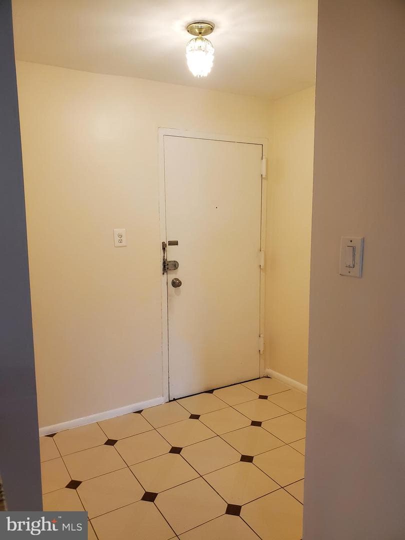 2207 Greenery Lane #103-8 photo 5