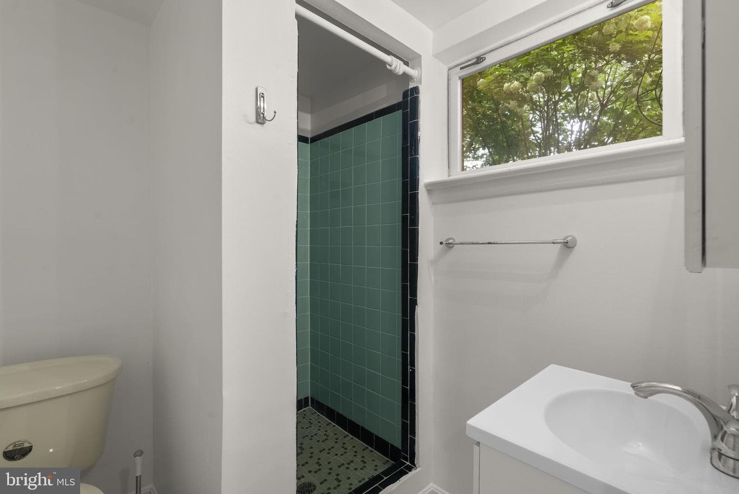 1509 Woodman Avenue photo 42