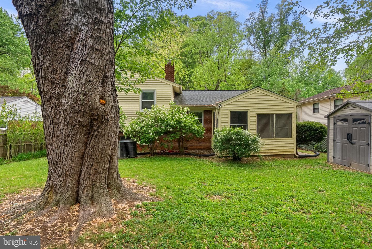 1509 Woodman Avenue photo 46
