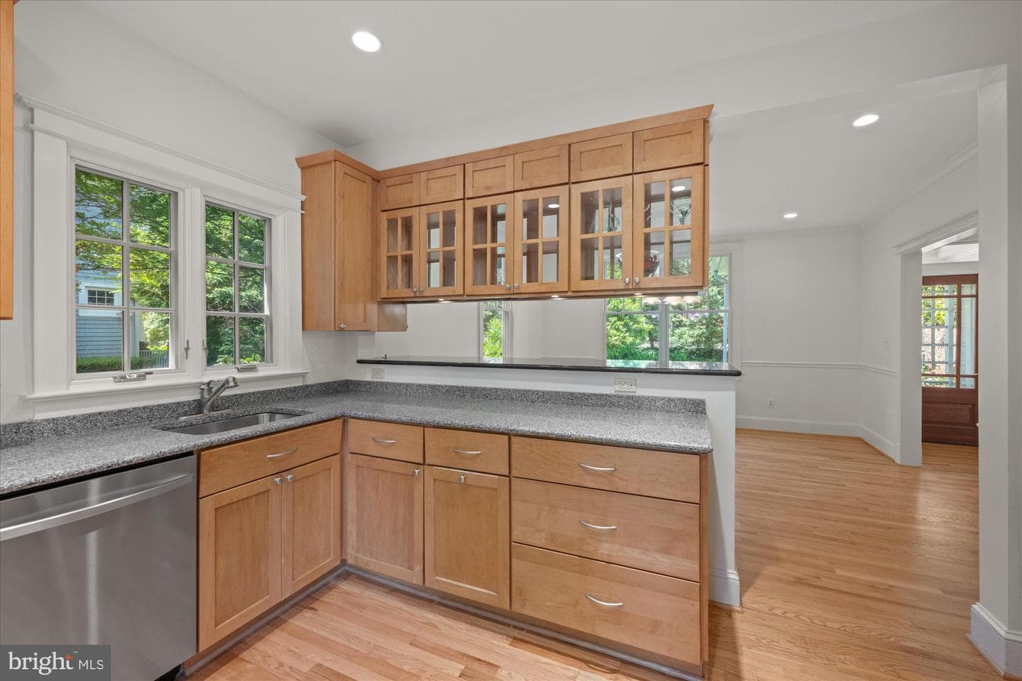 3810 Dresden Street photo 22