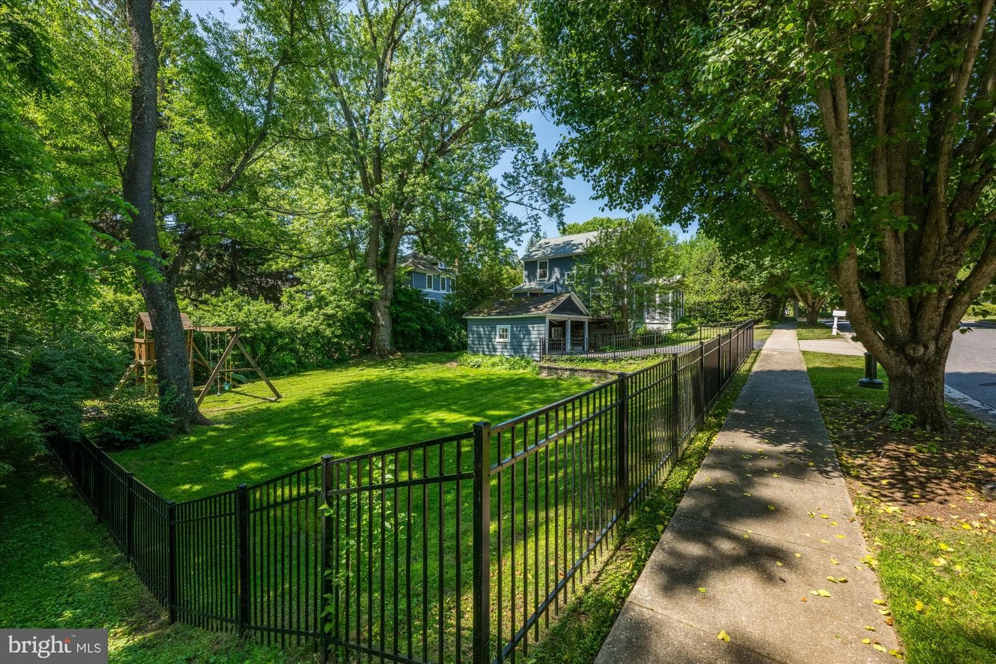 3810 Dresden Street photo 49