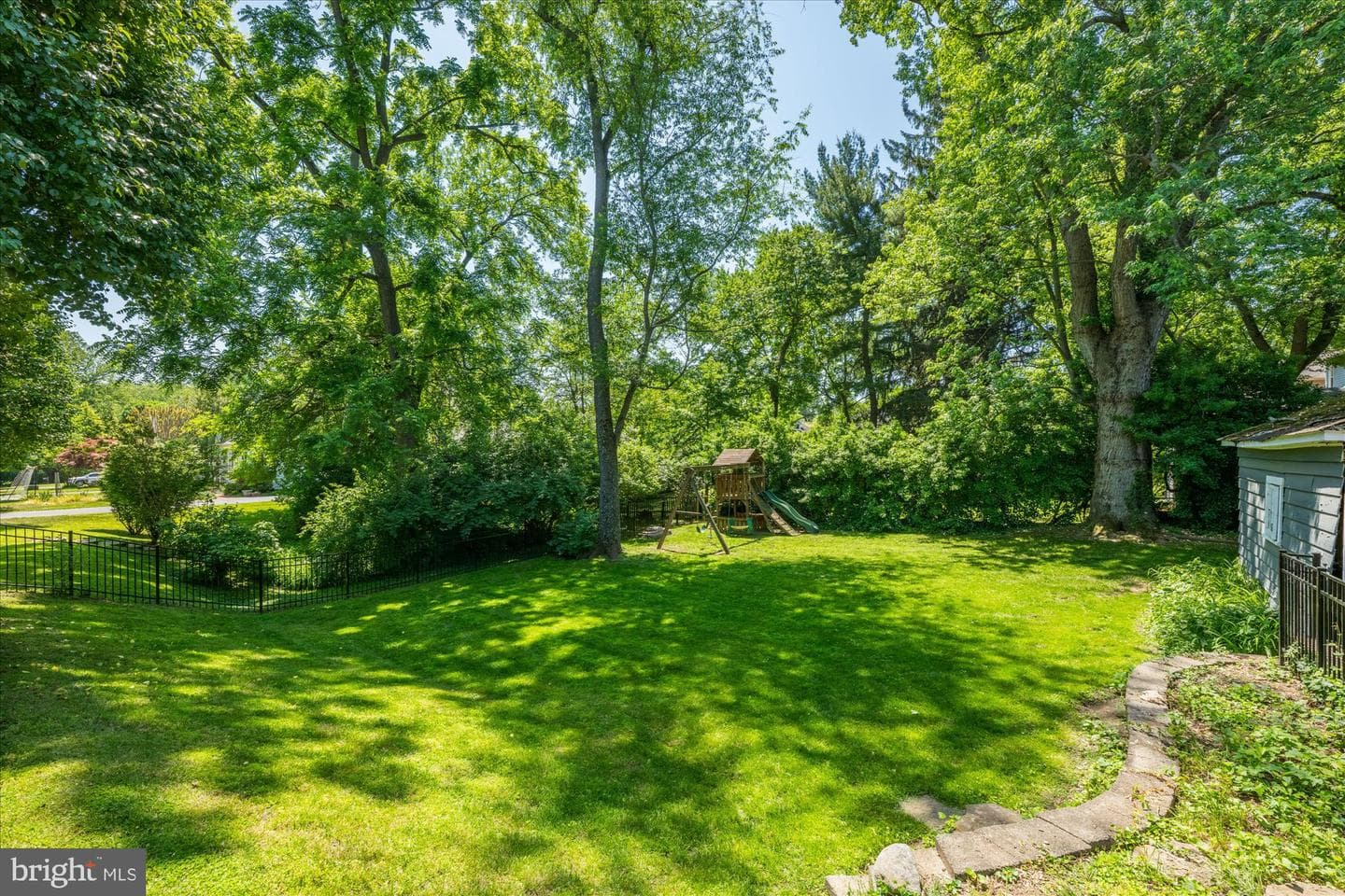 3810 Dresden Street photo 62