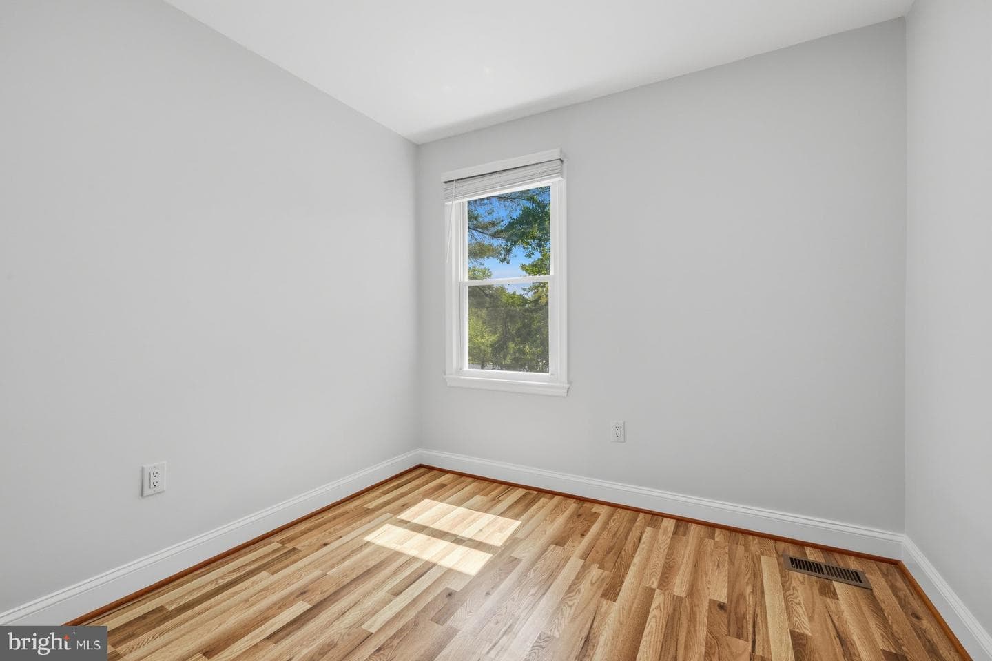1517 Gerard Street photo 17