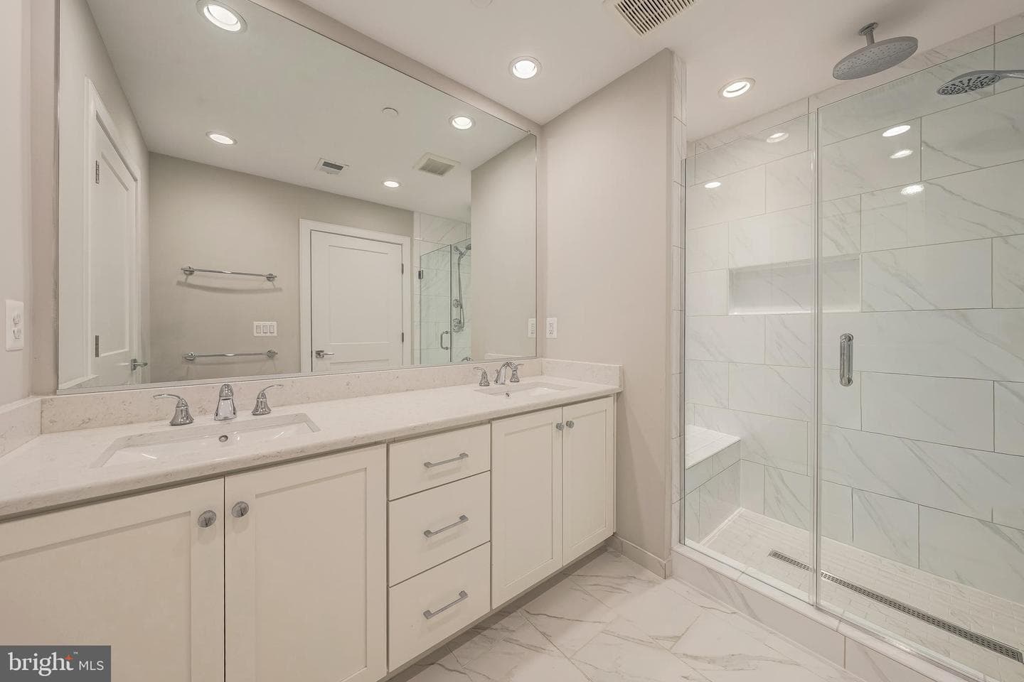 10326 Grosvenor Place photo 33