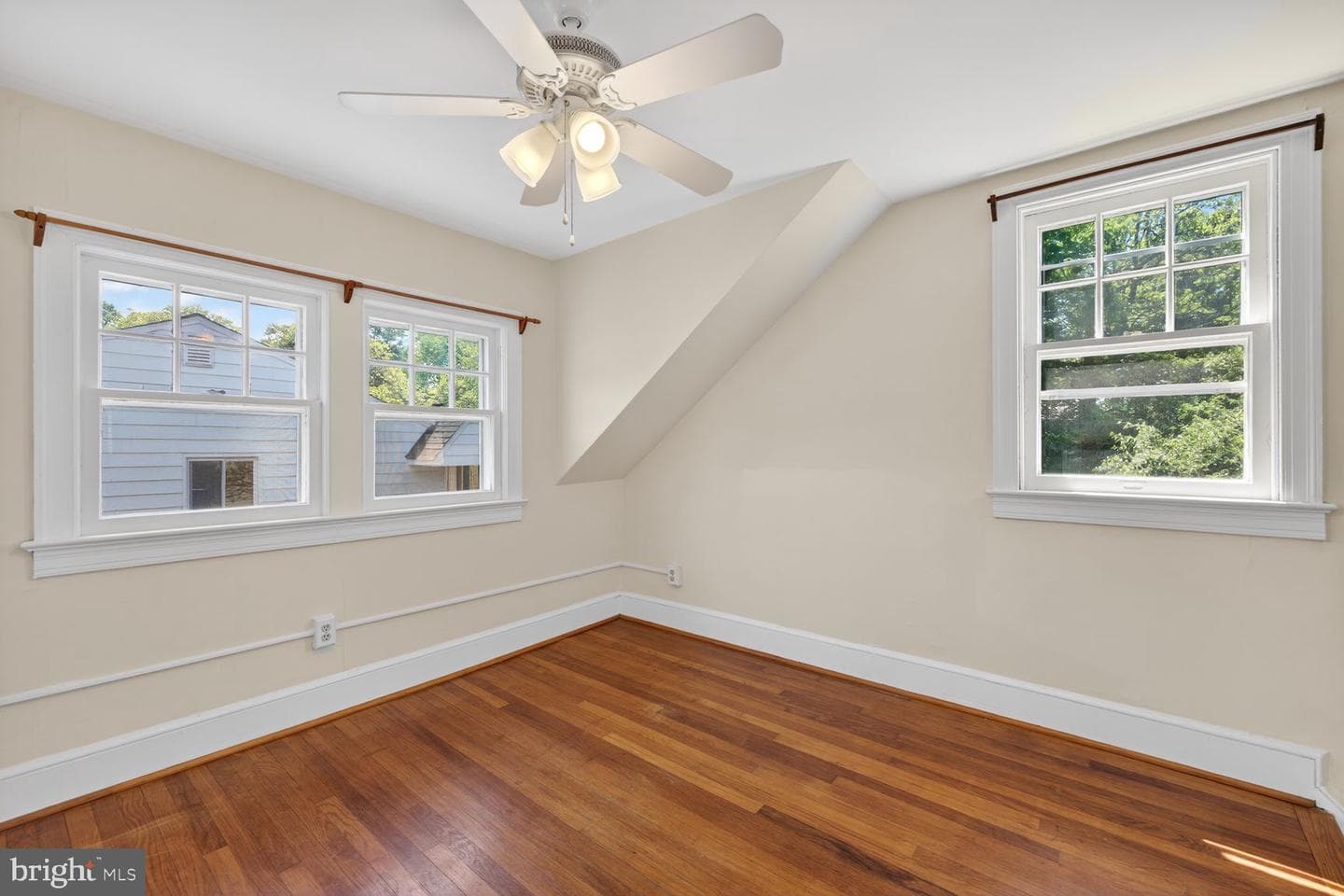 528 Beall Avenue photo 17