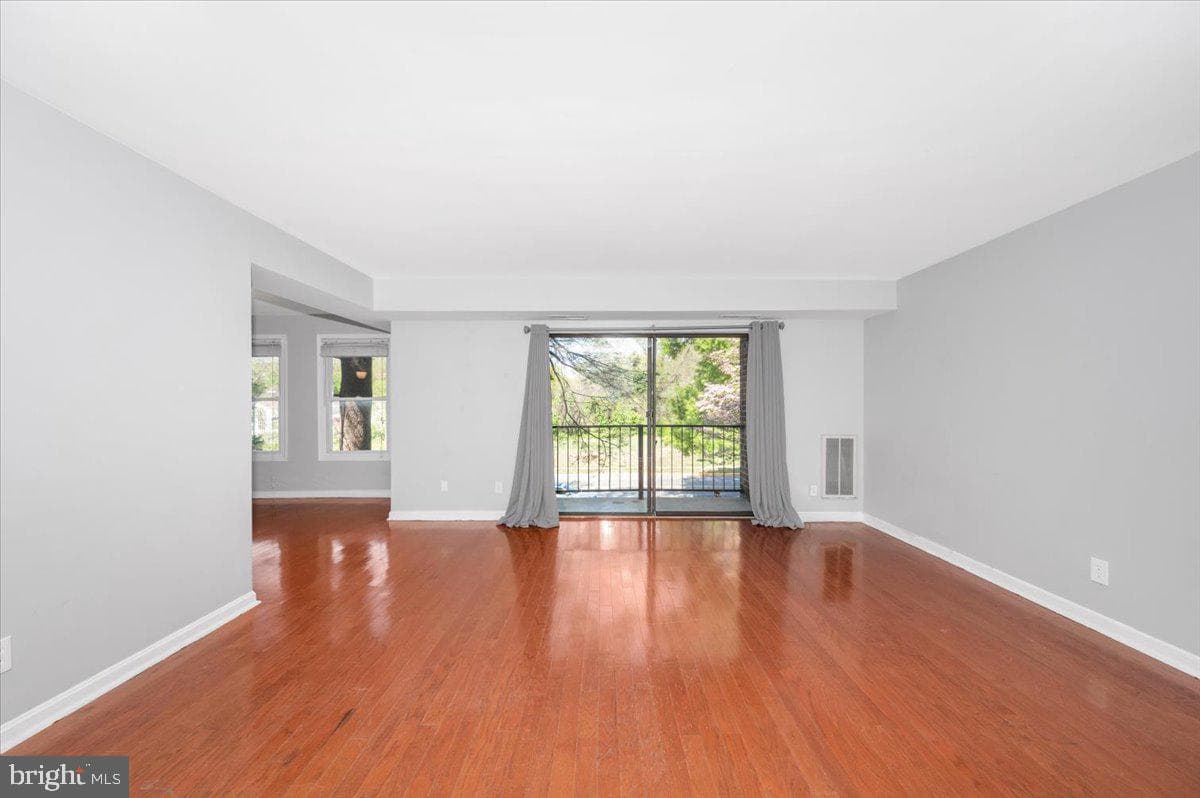 844 Quince Orchard Boulevard #101 photo 4