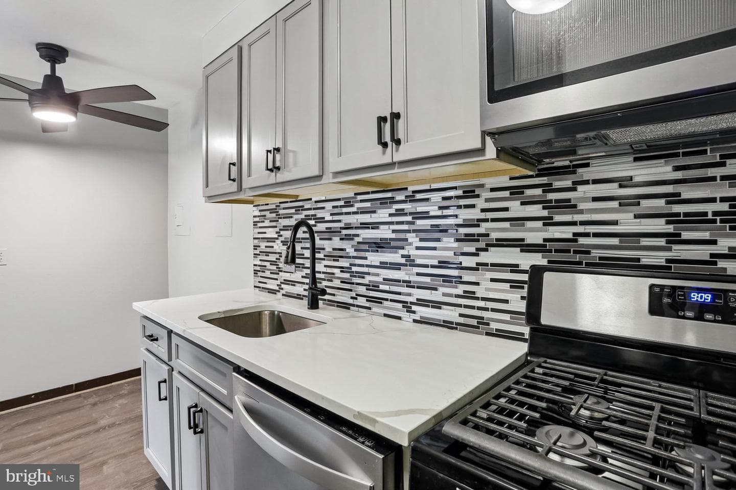 2201 Greenery Ln # 104-11 photo 15