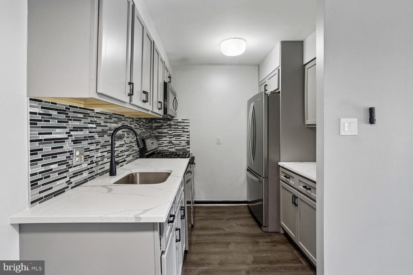 2201 Greenery Ln # 104-11 photo 16