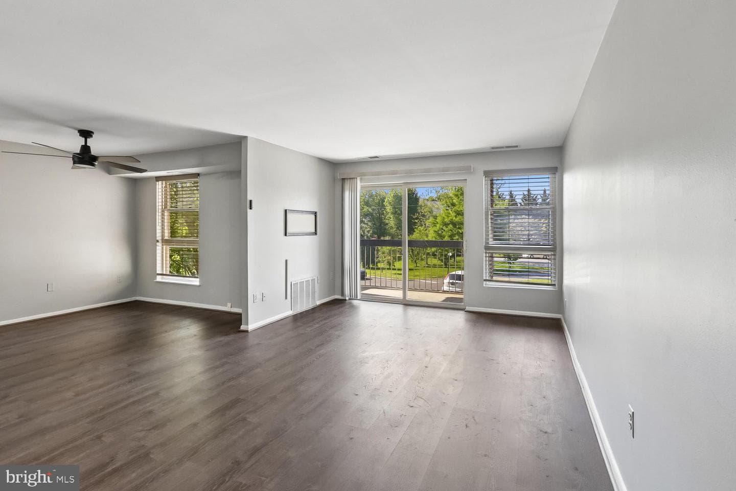 2201 Greenery Ln # 104-11 photo 5