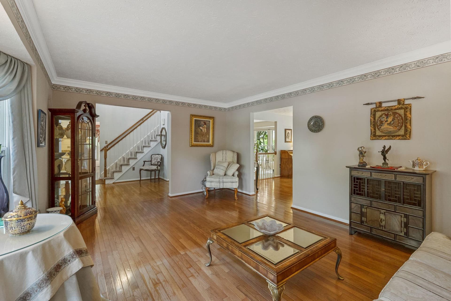 19317 Plummer Drive photo 4