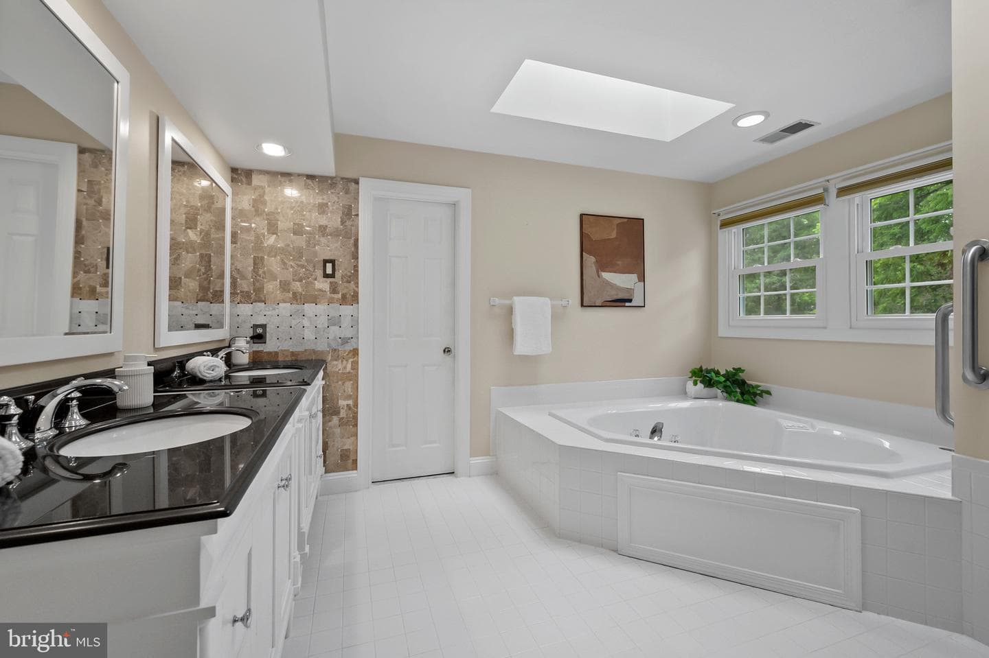 15622 Blackberry Drive photo 32