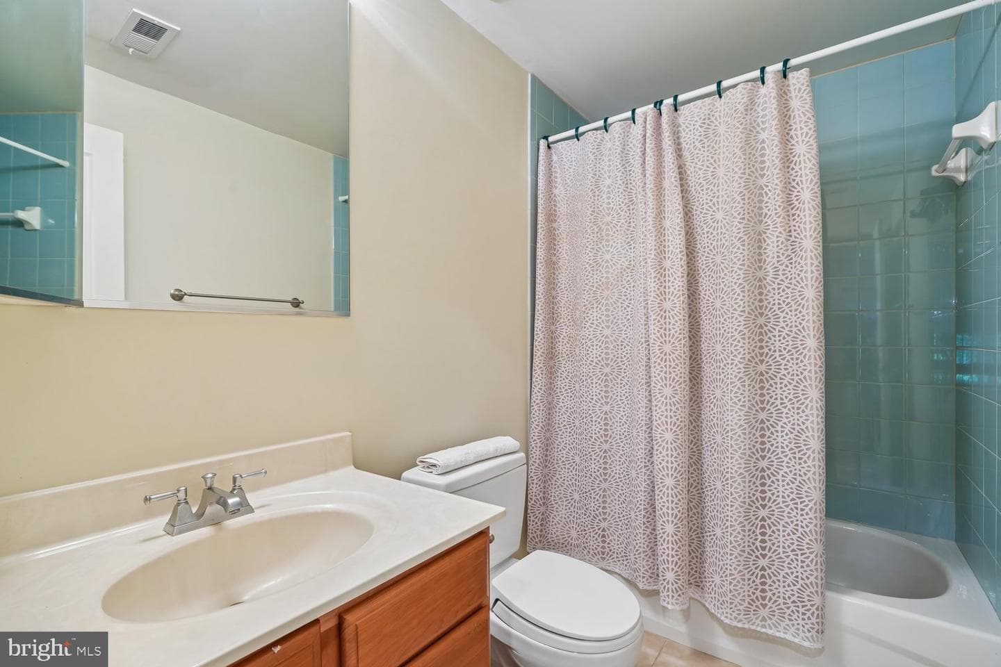 7529 Bradley Boulevard photo 18