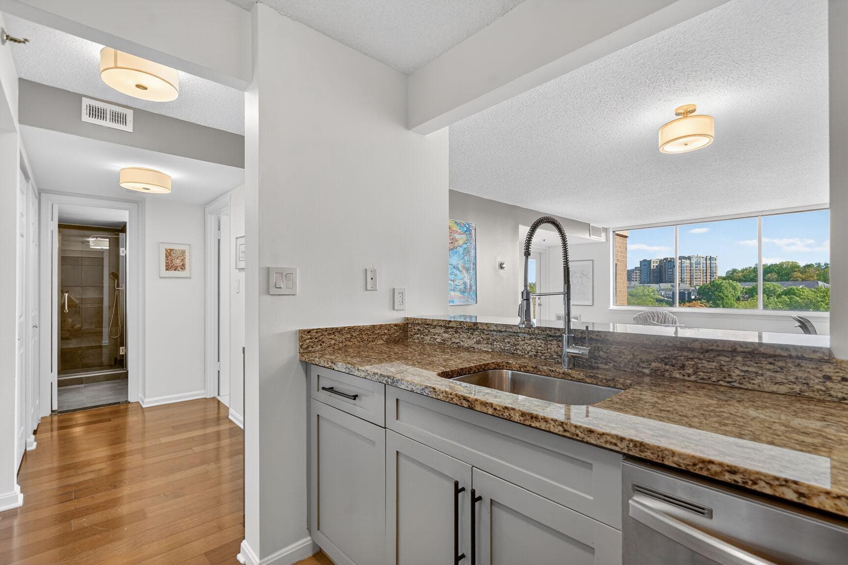 10101 Grosvenor Place #614 photo 6